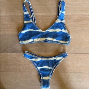 Edikted Blue and Cream Tie-Dye Ribbed Bikini Set